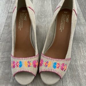 Tom’s Cork Wedge Beige Pink Orange Blue Floral Design S. 9